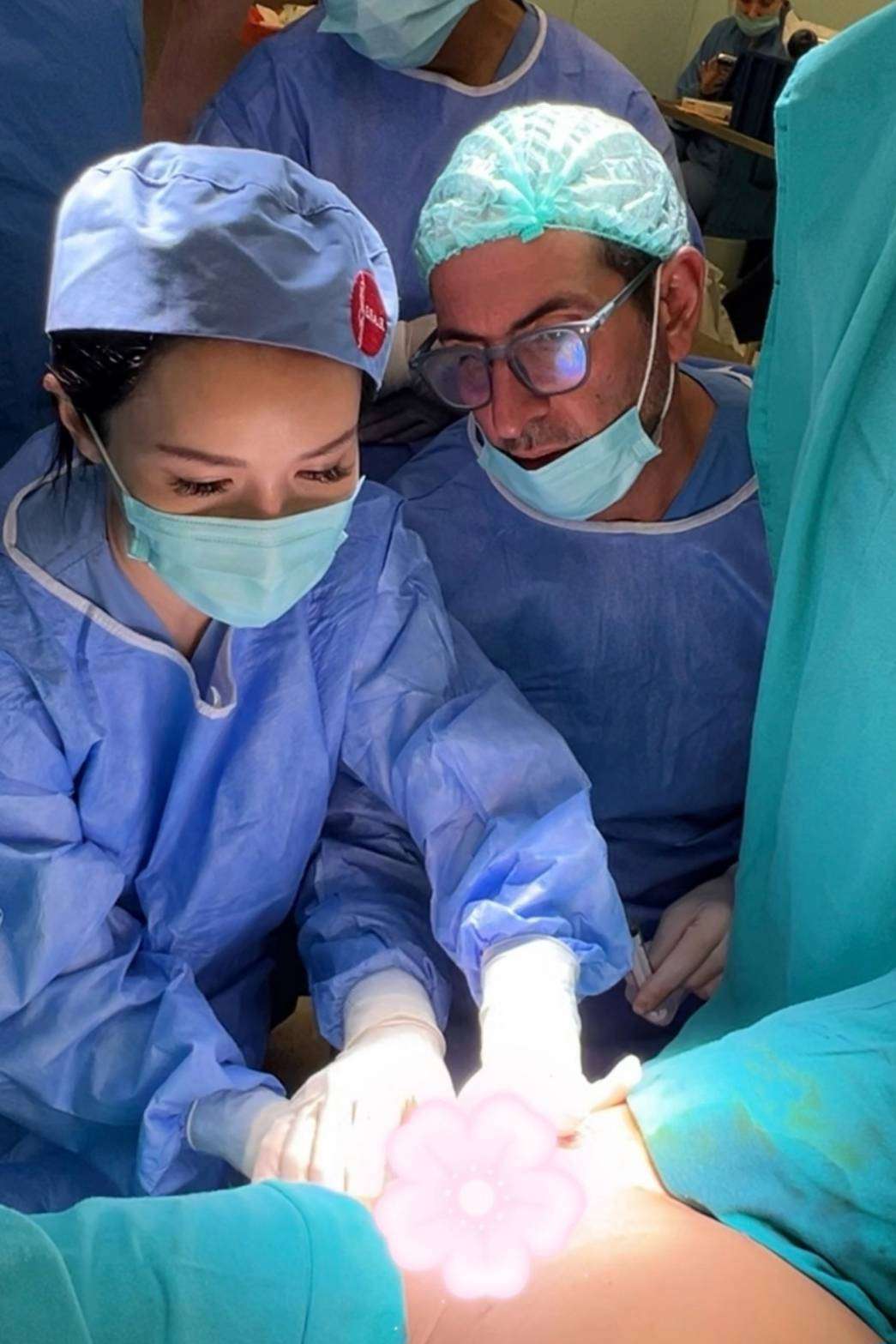 鄭嘉琪醫師 ESAG 研習手術實況